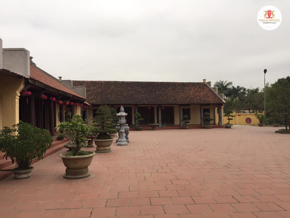 Khung cảnh trong chùa Duyên Ninh ở Ninh Bình