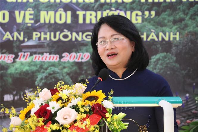 Vice President Dang Thi Ngoc Thinh speaks at the festival of solidarity of the entire people of Tan An Street